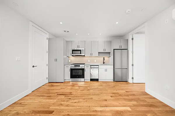 Rented by Nooklyn NYC LLC | media 16