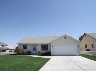 1421 W 24th Loop, Kennewick, WA 99337