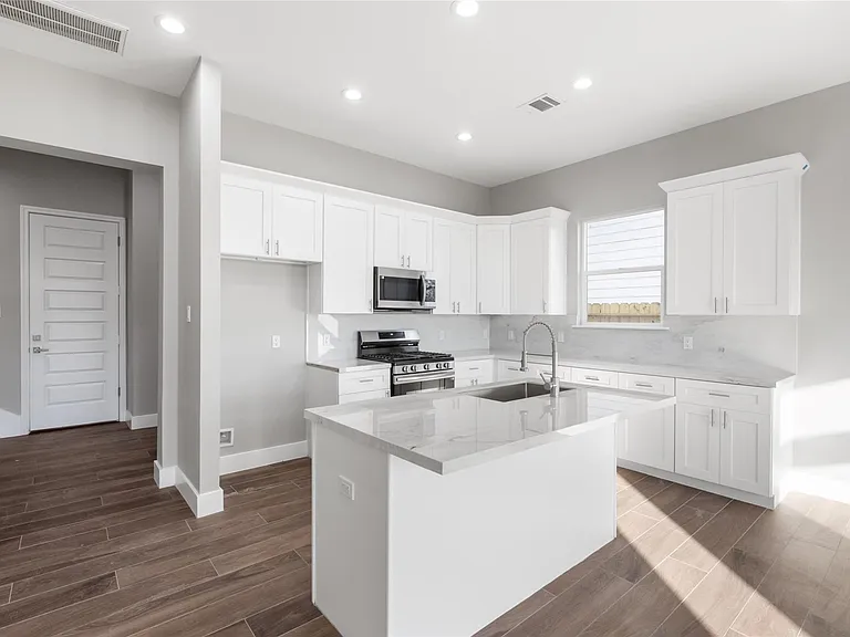 5502 Pershing St #A — Photo 7
