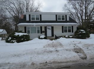 725 W Grove Ave, Waukegan, IL 60085