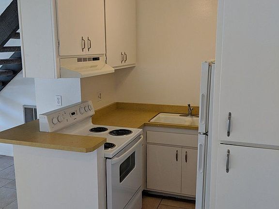 3rd image of 1472 Lou Dillon Ln APT 2