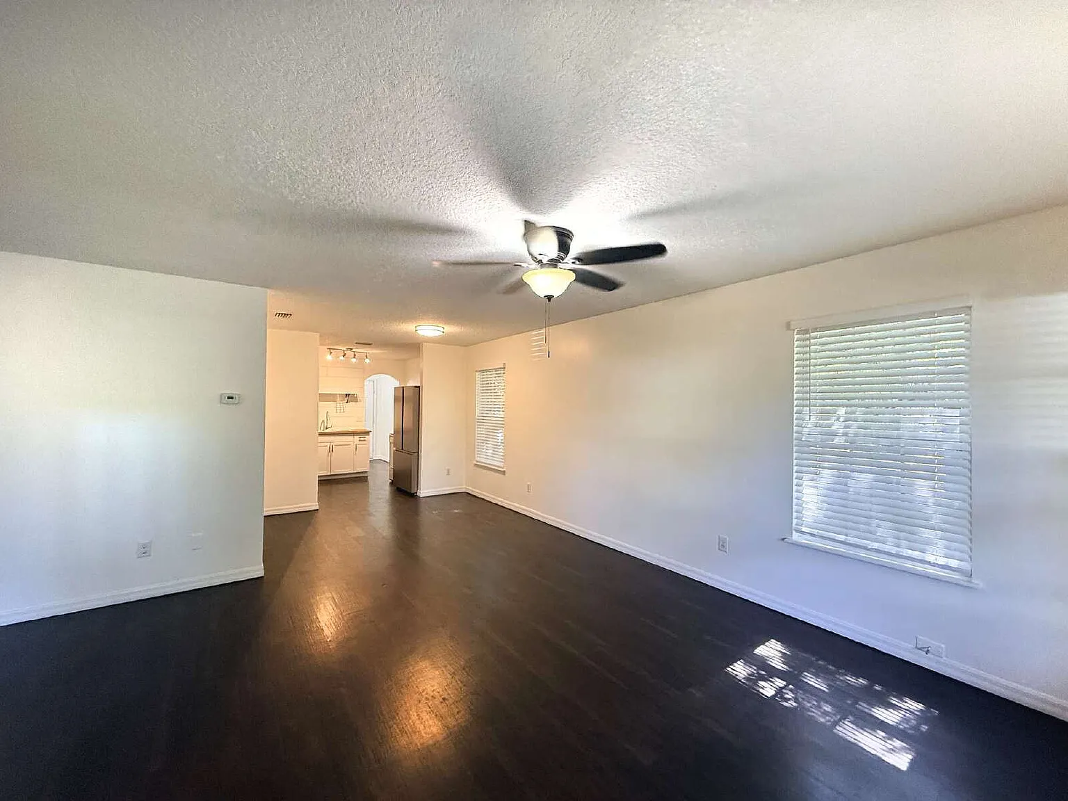 3 bed, 2.0 bath, 1200 sqft, $1,845 — Photo 4