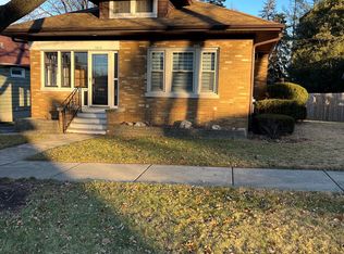 1043 Augusta Ave, Elgin, IL 60120