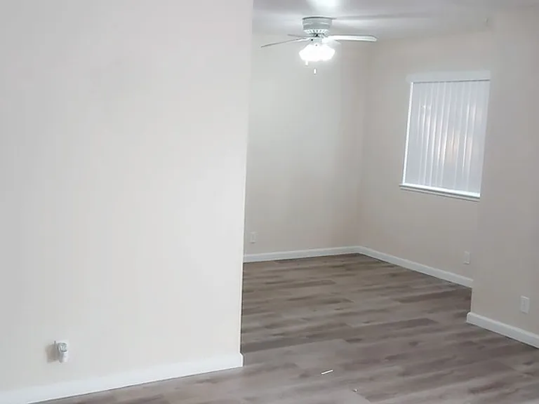 Mira Loma Apartments — Photo 20