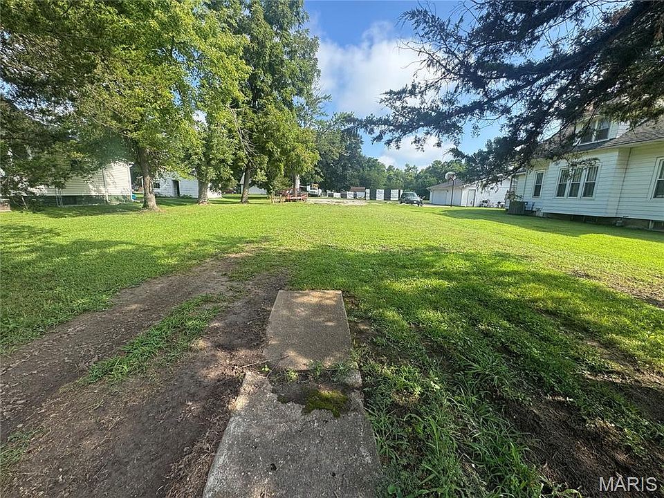 1st image of 509 E Main St