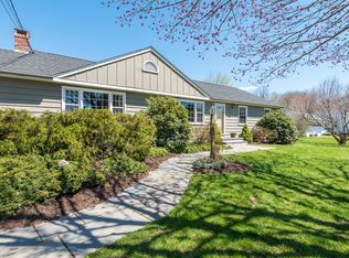 15 Davis Dr, Guilford, CT 06437