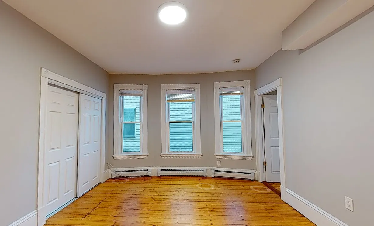 3 bed, 1111 sqft, $5,000 — Photo 3