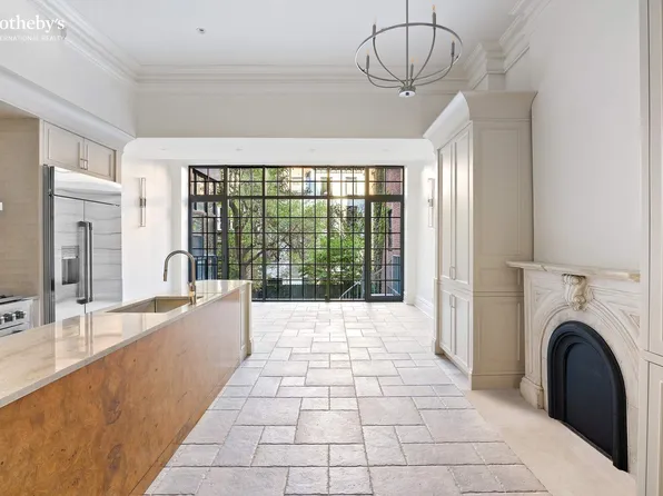 235 East 31st Street image 5 of 13