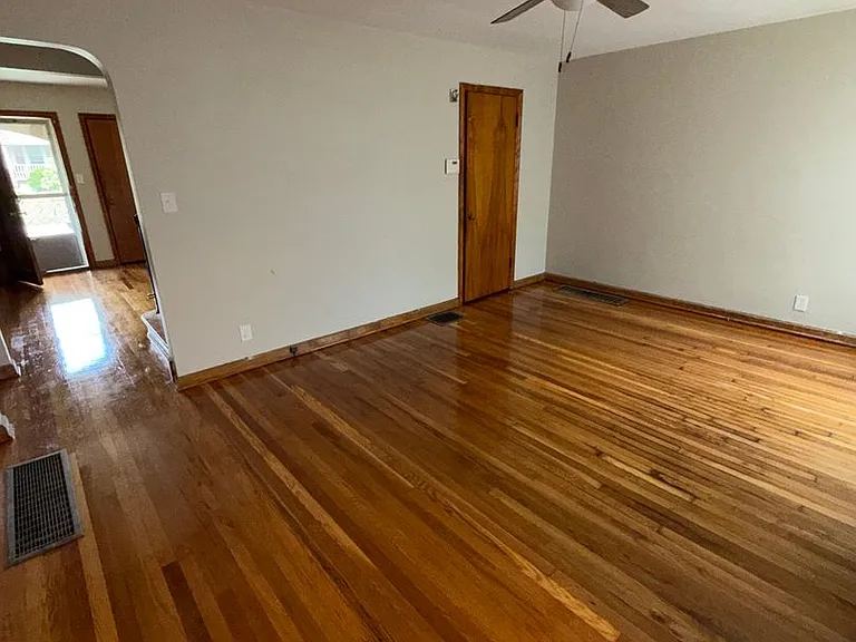 108 W Huron Ave — Photo 9