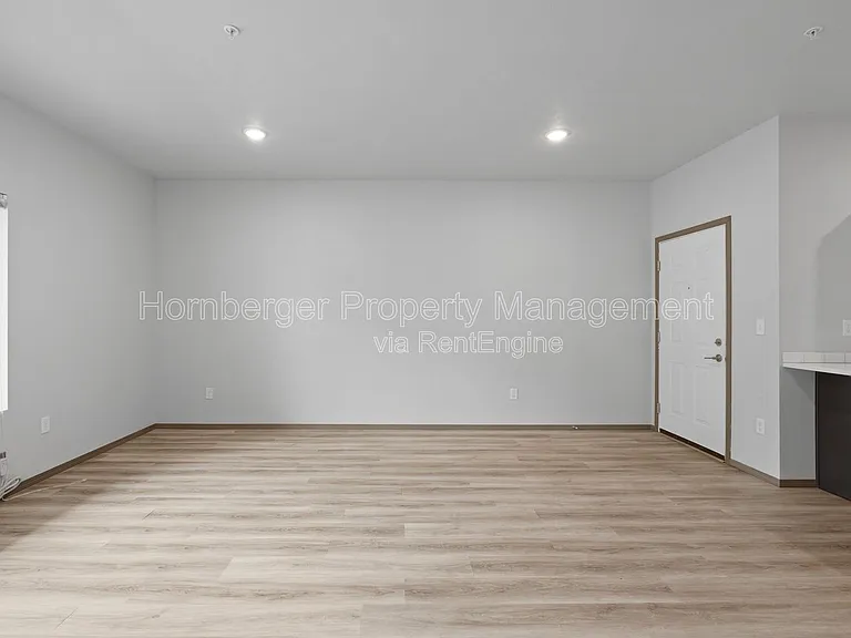 356 E 7th Ave #102 — Photo 8