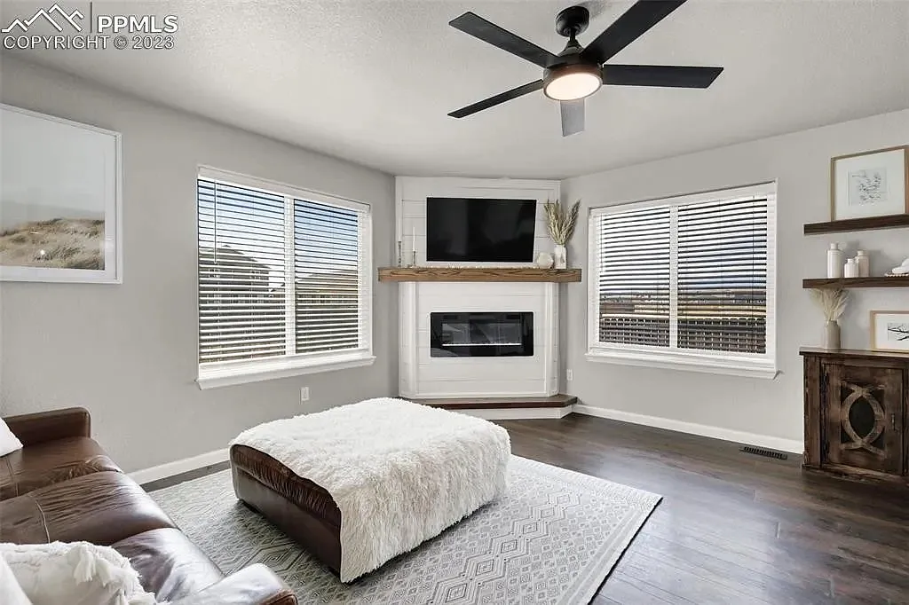 4 bed, 2253 sqft, $2,600 — Photo 3