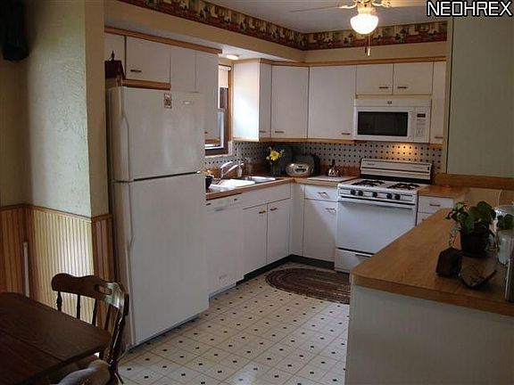 5th image of 19141 Davinwood Dr