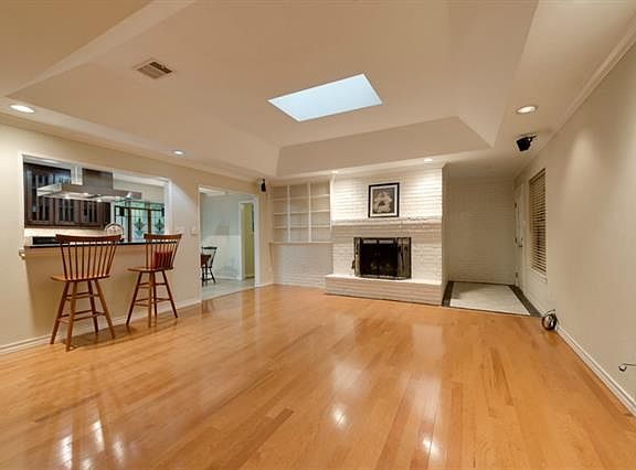 2nd image of 2309 Ravenwood Dr