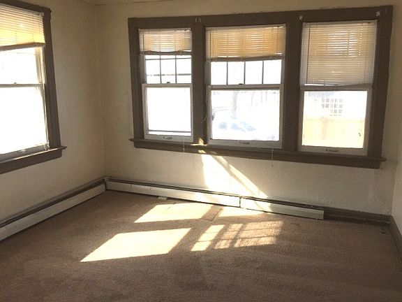 5th image of 842 S Durbin St APT 25