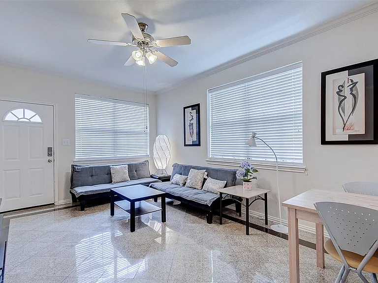 9400 Bellaire Blvd #202 — Photo 10