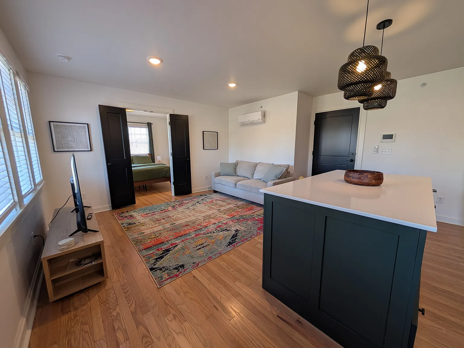 1 bed, 537 sqft, $1,300 — Photo 3