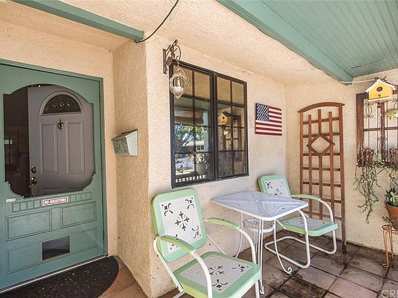 3rd image of 27526 Crossglade Ave