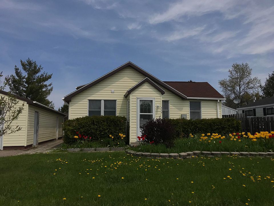 1st image of 320 W 10th Ave