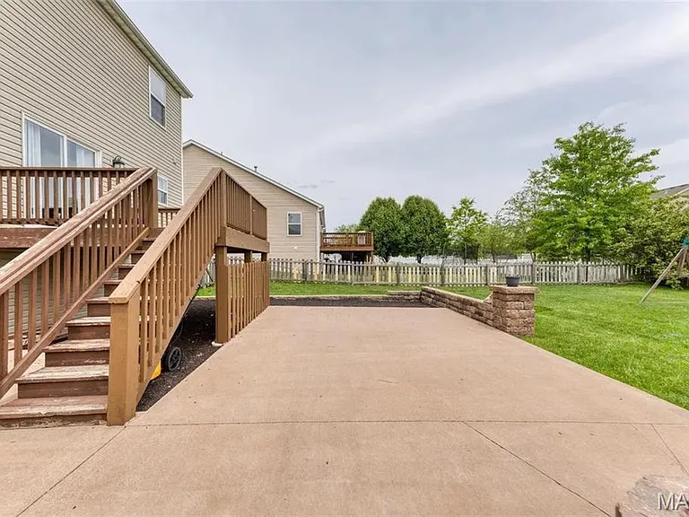 1824 English Oak Dr — Photo 25