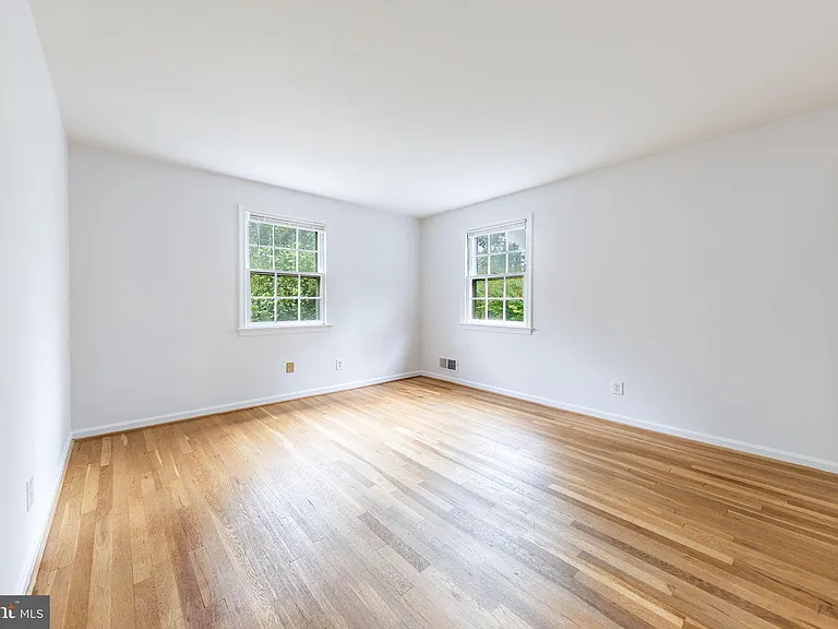 615 Smallwood Rd — Photo 28