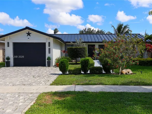 9330 NW 43rd St, Sunrise, FL 33351