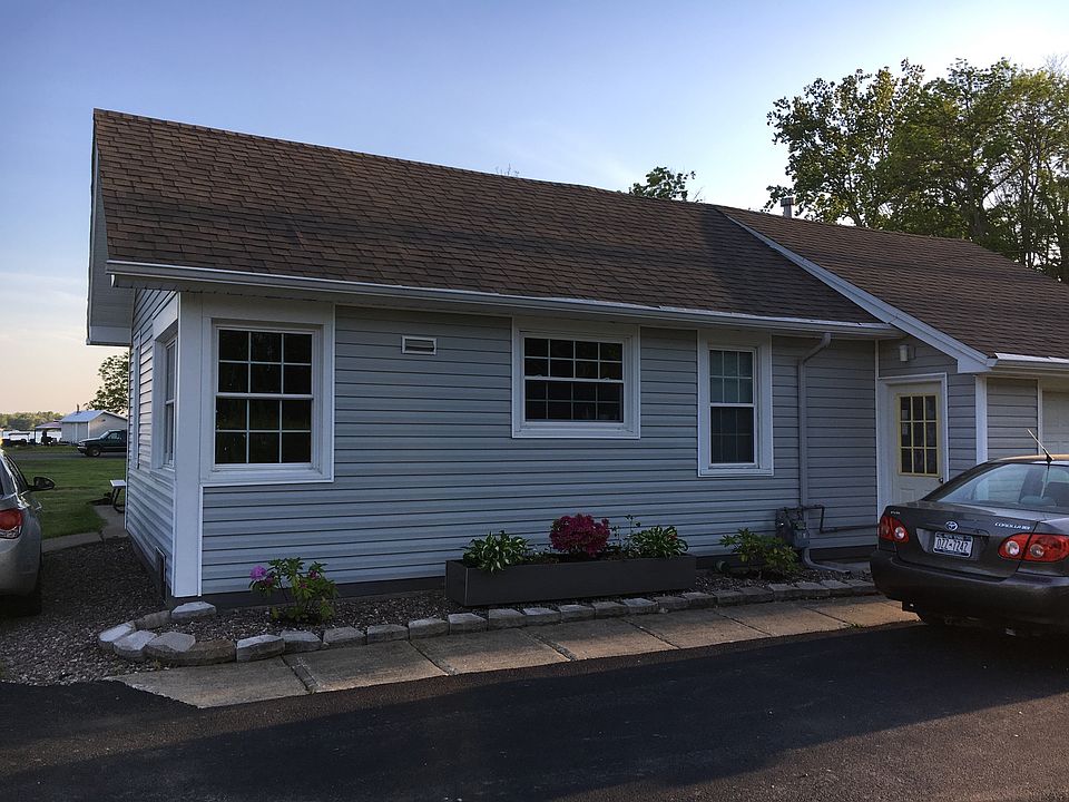 Front House W/ 3 BR 2 bath. 