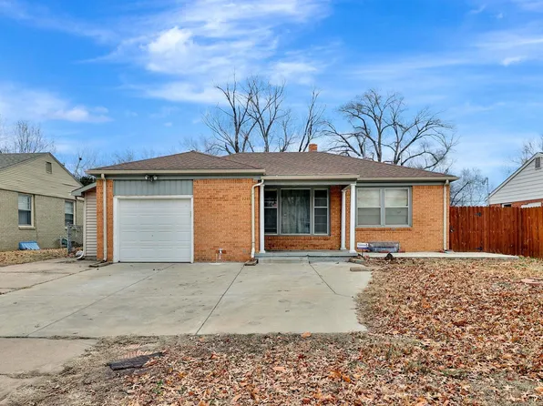 2258 S Ridgewood Dr, Wichita, KS 67218