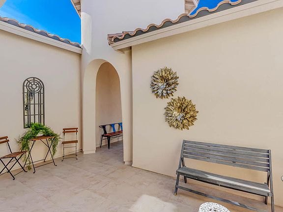 4th image of 5881 Valle De Paz Ave