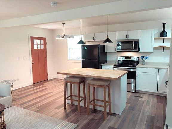 2nd image of 141 Habitat St #1