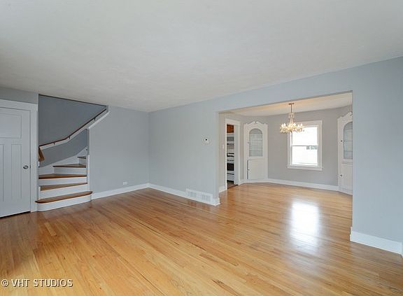 3rd image of 3749 N Plainfield Ave