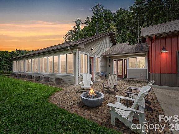 3rd image of 326 Golden Valley Dr