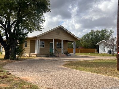 1507 W GOODWIN ST, Pleasanton, TX, 78064