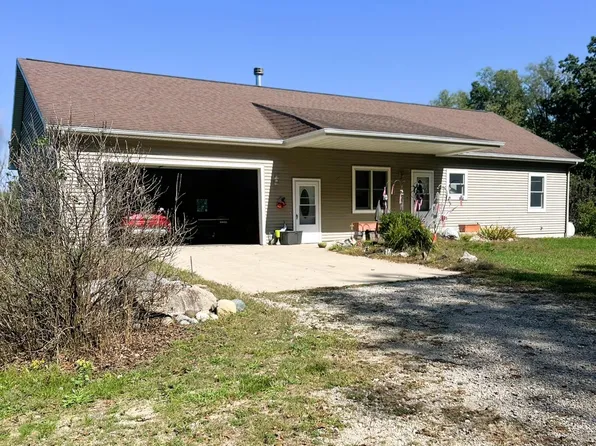51907 Atwood Rd, Dowagiac, MI 49047