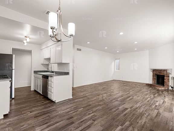 4th image of 5358 Circle Dr #206