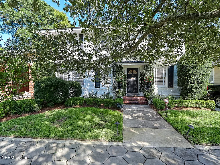 3684 Pine St — Photo 1