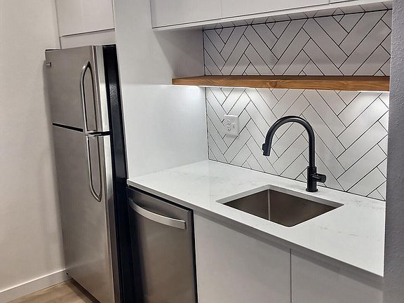 2nd image of 4652 White Rock Cir APT 1