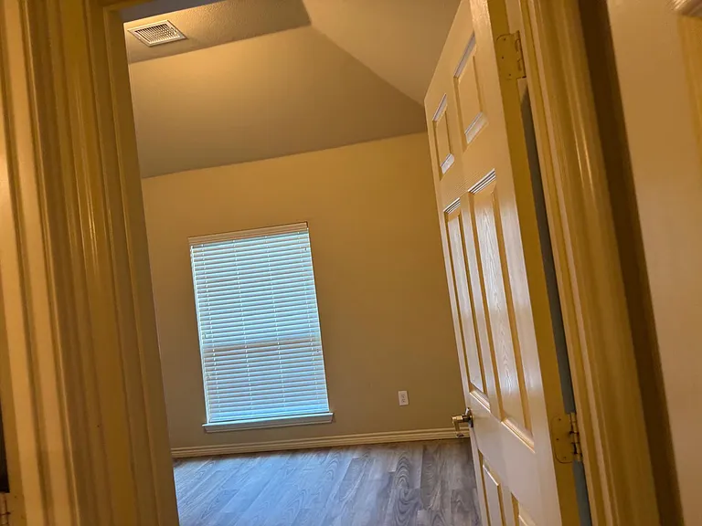 817 Graystone Dr — Photo 18