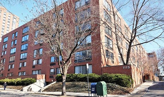 2nd image of 1115 S Plymouth Ct APT 609