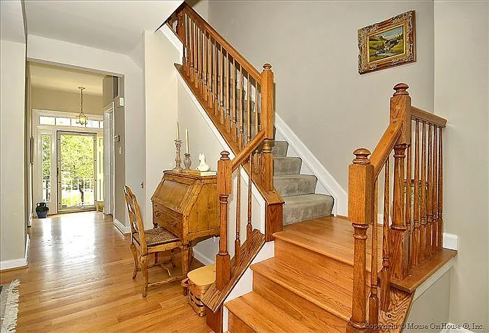 Foyer - 20365 Marguritte Sq
