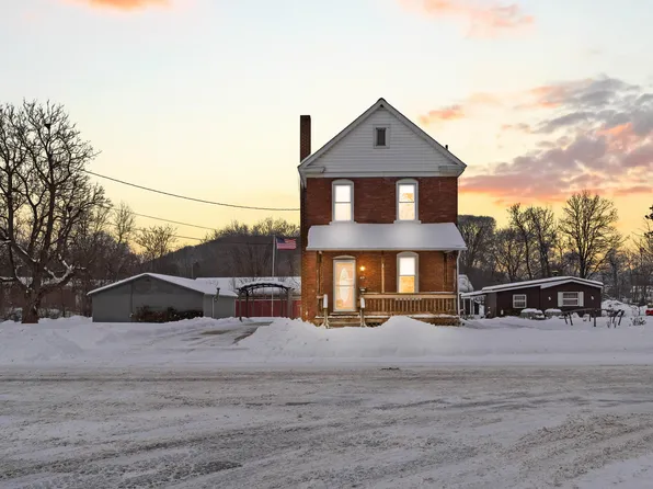 829 S 4th St, Clearfield, PA 16830