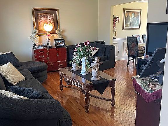 2nd image of 855 Jairus Dr