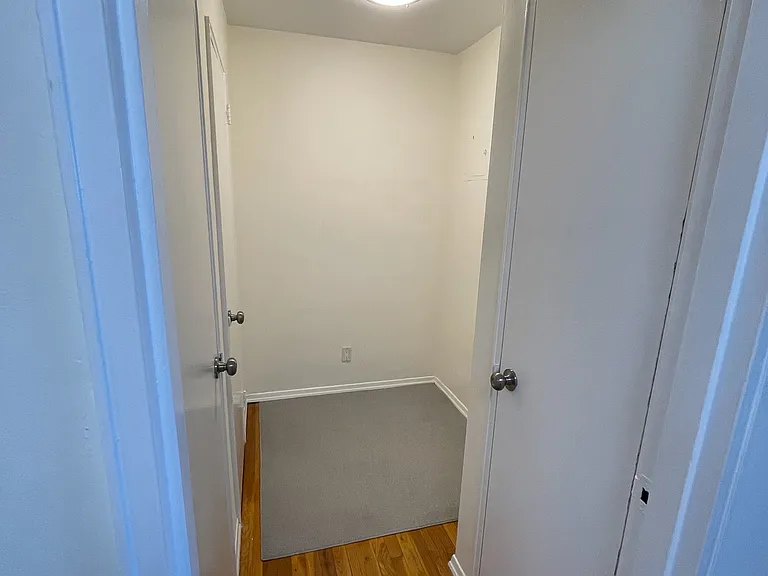 370 Westchester Ave #4R — Photo 8