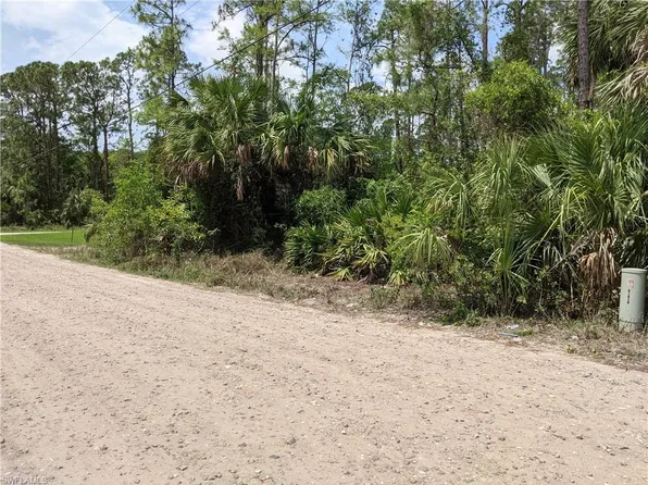 Della DR, NAPLES, FL 34117