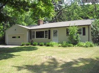 116 Mapleridge Rd, Chagrin Falls, OH 44022