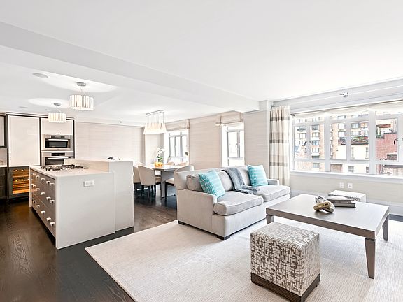 5th image of 21 E 61st St APT 8E