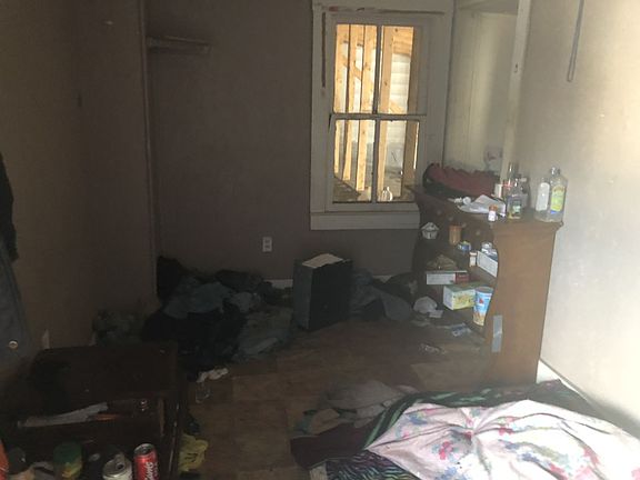 5th image of 113 W Main St