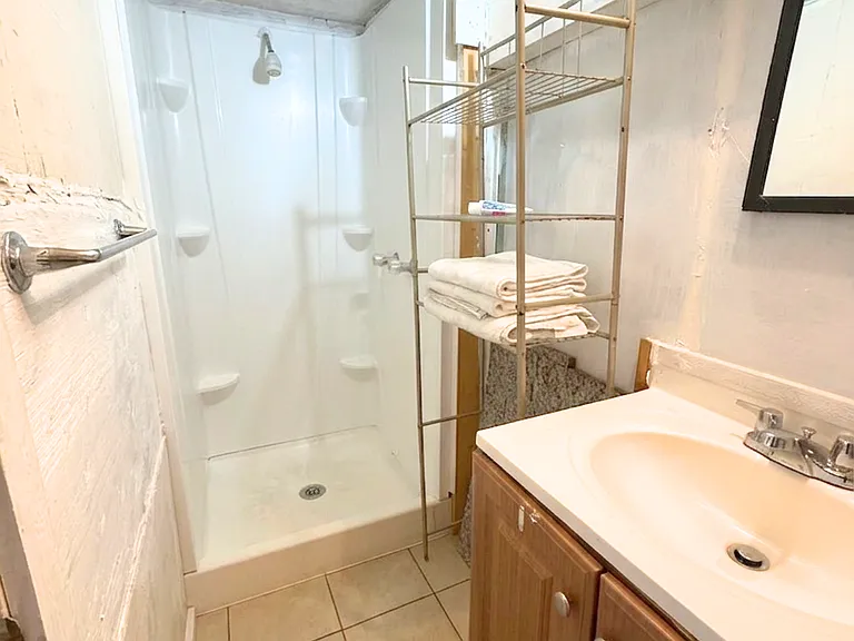 2592 Kilauea Ave #G1 — Photo 4