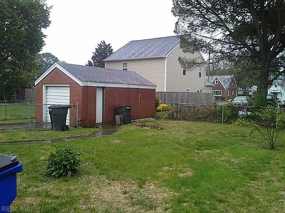 3rd image of 2727 Hollister Ave
