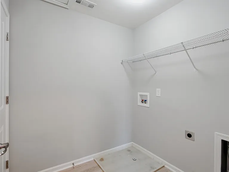 1568 Brockton Ln — Photo 25