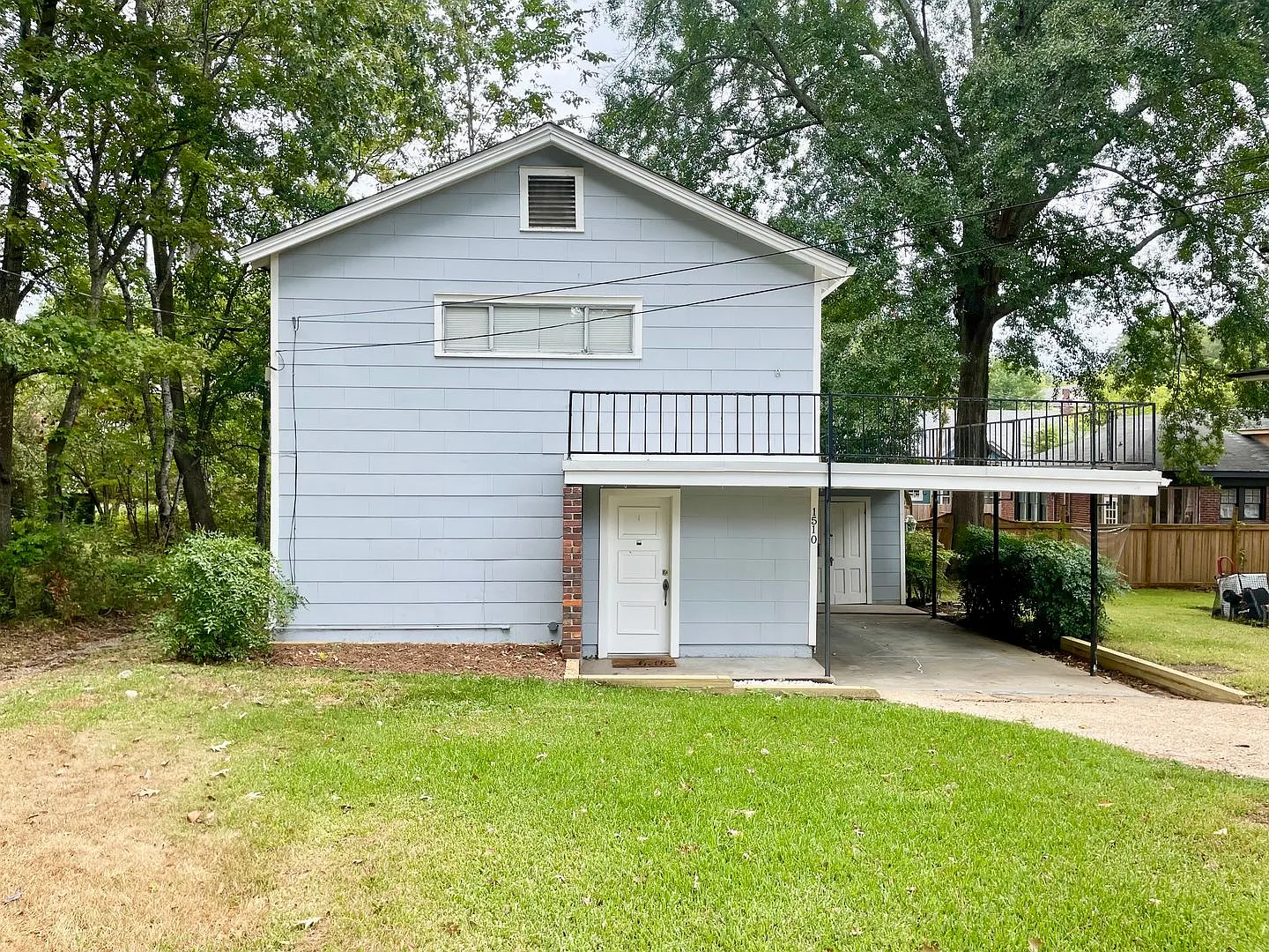 Adorable 1 Bedroom Home in Historic Belhaven! — Photo 2